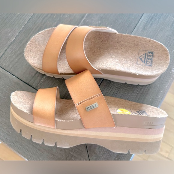 only worn for a couple hours very comfortable just a little too high for me - Picture 1 of 2